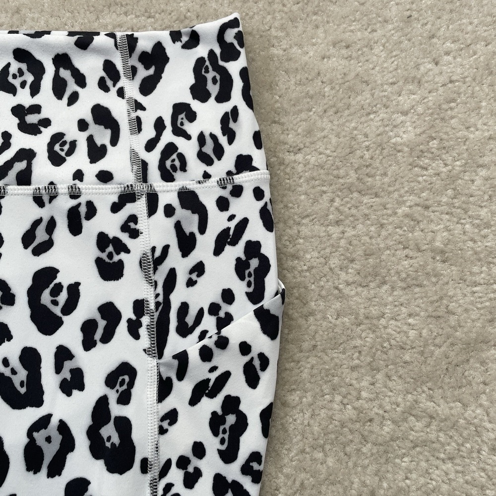 NWT Fabletics PureLuxe Oasis High Waist Leggings Womens XL (12-14) White Black - Picture 7 of 11